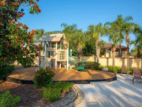 La Mirage Townhouse - Image 2