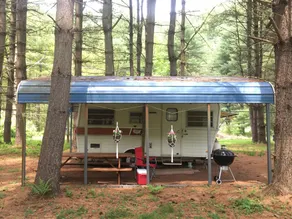 Kettle Creek Fishing - 15’ Vintage Camper Stay on Private property Creek Access - Image 2