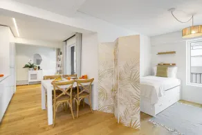 WHome Urban Oasis: Modern Living with Parking & AC - Image 3