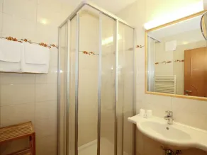 Apartment in Kaltenbach Near Ski Lift - Image 2