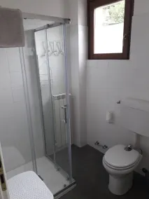 Comosøen -Selv indeholdt hus med pool og privat have - Image 4