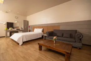 Cosmos Hotel - Image 2