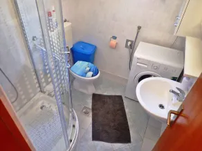 Holiday flat with garden and air conditioning - Image 3