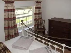 GEORGE COTTAGE, pet friendly, character holiday cottage in Clun - Image 5