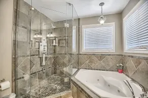 6 Bedroom Executive Cottage near Innisfil Beach Park - Image 4