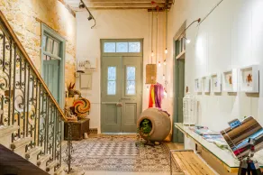 TasEV Guesthouse - Image 3