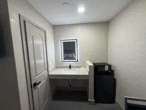 Colony Motel - Image 2