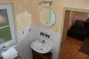 Small vacation apartment (65m²) with \"beautiful view\" Garden with playground - Image 3