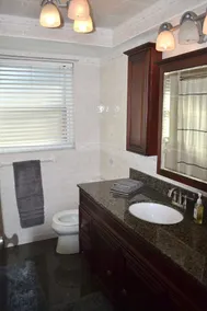 Home away from Home! Close to Beaches and Shops. - Image 5
