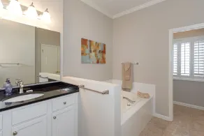 Amazing condo in Sapphire within walking distance to Fairfield Lake - Image 5
