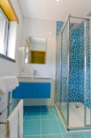 Villa with swimming pool - Image 3