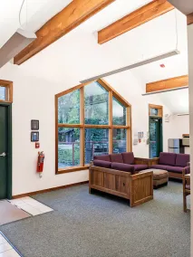 12 Room Autumn House Nature Lodge - Image 4