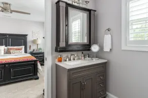 2 bed/2 bath with LR, DR, Kitchen, Laundry & Deck. Parties are not allowed. - Image 3