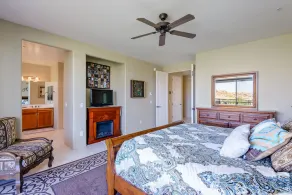 Maison de ville de luxe de 2450 pieds carrés avec terrain de golf et vue sur la montagne! - Image 4