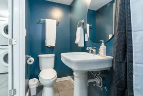 Cozy, Affordable, Luxurious | Central Location - Image 4