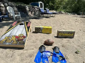 Luxury family escape- expansive beach, hot tub, and more - Image 3