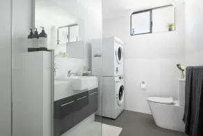 3BR Sanctuary: Riverside Escape Near Freo & Perth - Image 3