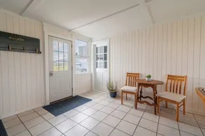 Family owned and operated spacious Farm House with a modern decorative flair. - Image 5