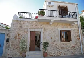 Traditional house with inner courtyard - AC - WIFI - 5min walk from beach - Image 4