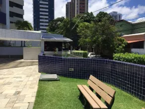 I rent a room in a well located building, with parking space, pool, sauna. - Image 1