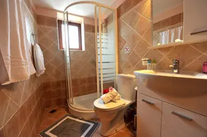 Appartement « Villa Casa Bianca Purple » avec vue mer, piscine partagée & Wi-Fi - Image 4