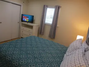 2 Bedroom Apartment Near Downtown Durham - Image 4