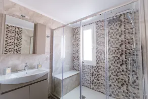 Picturesque gated beach-front private villa on lush estate! - Image 2