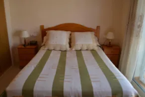 BELLE MAISON AVEC  BEAU JARDIN PISC. SÉCURITAIRE POUR LES ENFANTS AVEC WIFI - Image 4