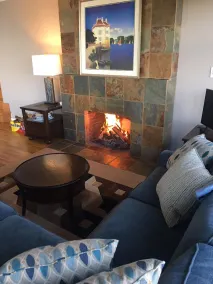 Beach Town Mid-Century Modern Home with Stunning  views of Mountains + Sound ! - Image 5