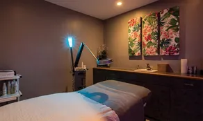 Official Wyndham Palm-Aire 2BR Suite - Sleeps 8 - Pools, Balcony & Resort Access - Image 2