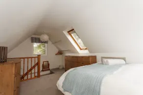 Cottage Forest romantique avec jardin privé, chiens bienvenus, vue sur la forêt depuis le lit - Image 5