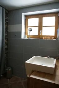 hyggeligt hus i et solrigt sted med en fantastisk bjergpanorama - Image 4