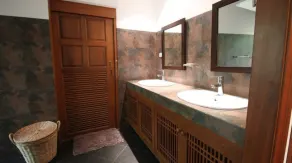 Phuket luxury detached villa with garden and pool - Image 3