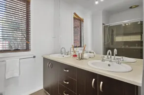 Family Escape with Private Courtyard - Image 3