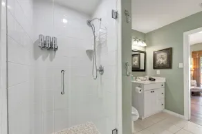 BEACH HOUSE WITH PRIVATE SALTWATER POOL & SPA + WALK TO BEACH - Image 3