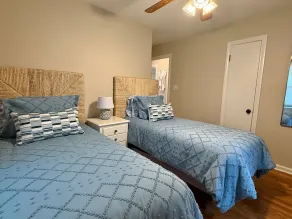 Sand & Snow - Remodeled / Great Location!  Walk to Downtown and Beach! - Image 5