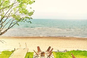 Suite 209: Beautiful 2-Bedroom Beachfront Suite - Image 3