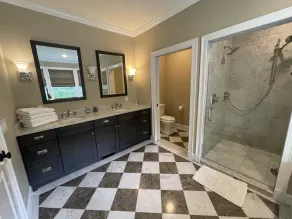 Lovely Vineyard home w/4 master suites & heated pool - 5 min from the beach! - Image 3