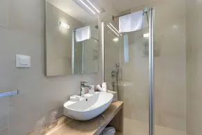 Amazing modern 5-star villa with heated pool and jacuzzi just above Icici Marina - Image 3