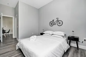 High-end condo downtown Kingston near RMC Queens - Image 5