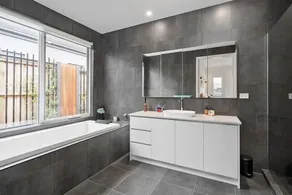 Luxury Large Home - LATE CHECK OUT Feb-Nov 2025 - Image 3