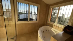 Luxurious sea view villa for 6 people, 1km from the beach - Image 5