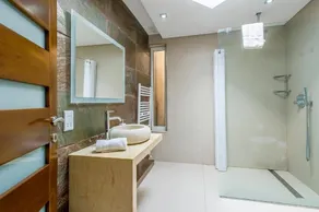 Villa Panorama - Luxury Villa with Indoor and Outdoor Pools - Image 3