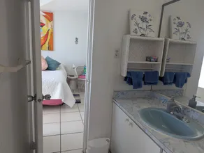 Rooftop, private garden penthouse, 2 beach view Bedrooms, free parking, WIFI - Image 2