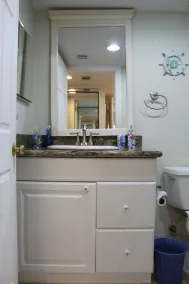 Hidden Getaway. One bedroom Condo, Walking Distance To Beach, Pool, Tennis, Golf - Image 5