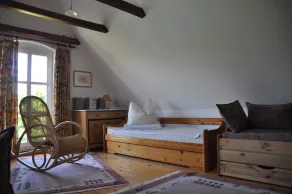Muito bom, restaurada casa de madeira com jardim e sauna de madeira - Image 2