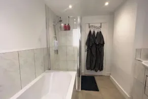 Apartmentsleeps8-wifi-famillyfriendly-citycentre - Image 4