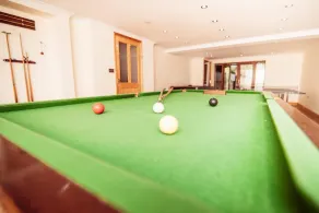 Threeways Retreat with Heated Swimming Pool - Image 2