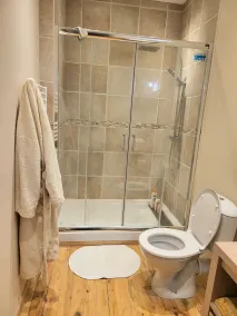 Renovated, quiet house with swimming pool - Image 3