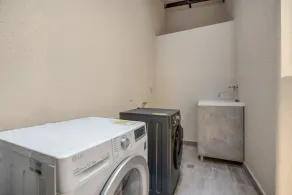 Cozy 2BR apt in Laureles with AC and fast Wifi - Image 2